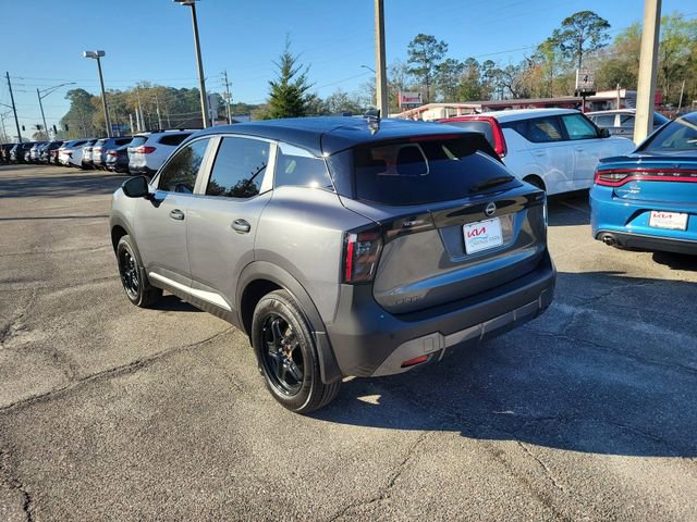 Used 2025 Nissan Kicks SV w/ Charging Package FWD image 3