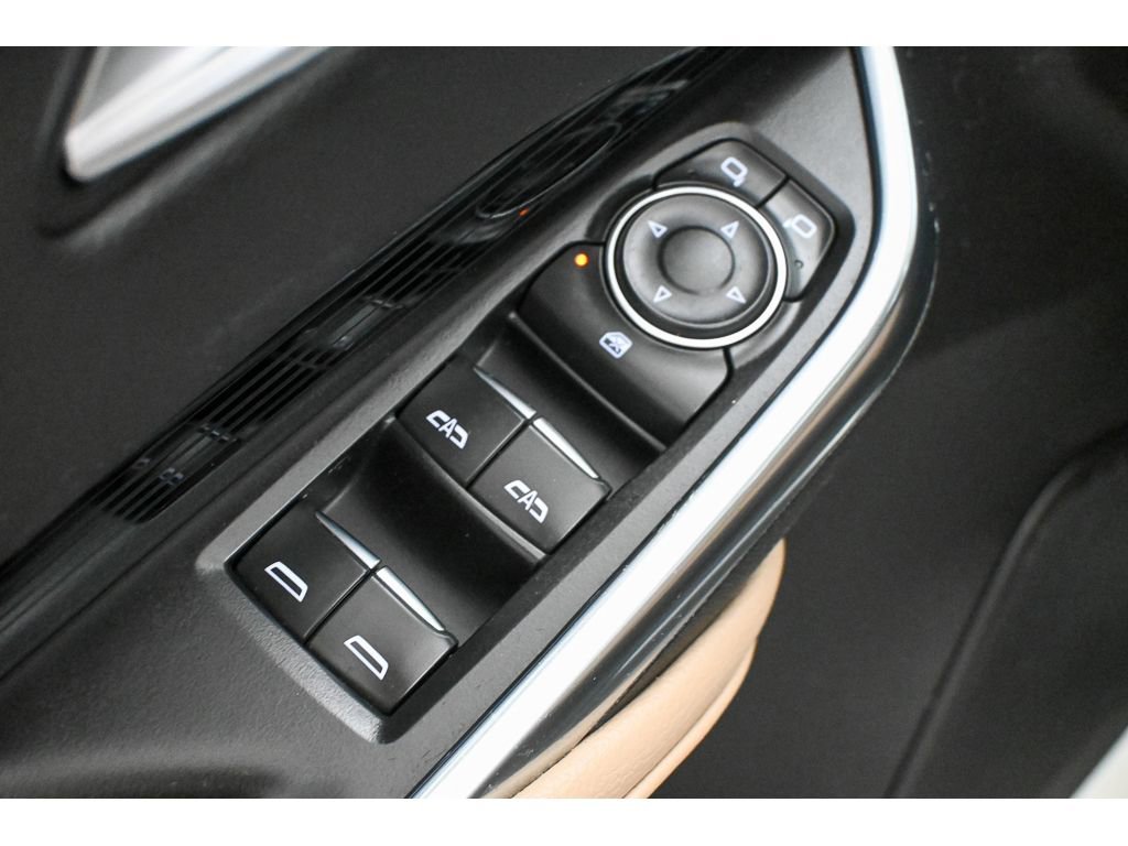 Certified 2024 Cadillac XT4 Luxury w/ Cold Weather Package image 30