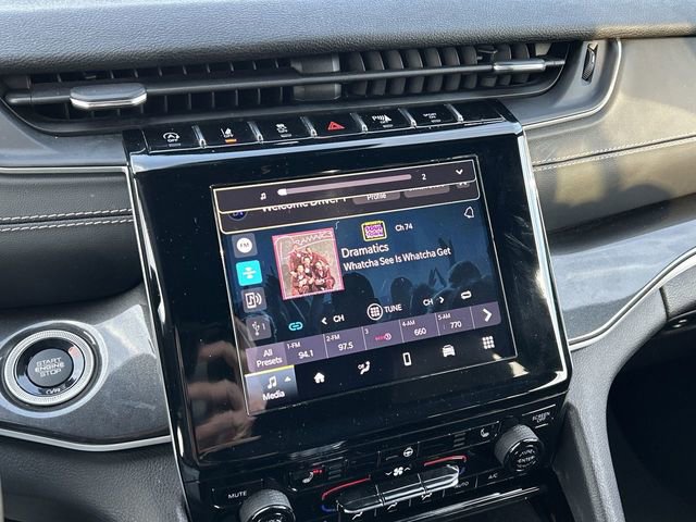 Used 2023 Jeep Grand Cherokee Altitude image 20