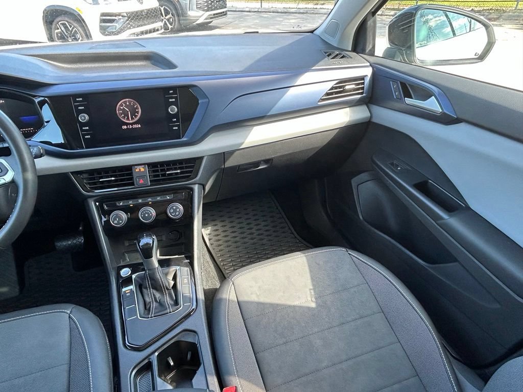 Certified 2023 Volkswagen Taos SE FWD image 11