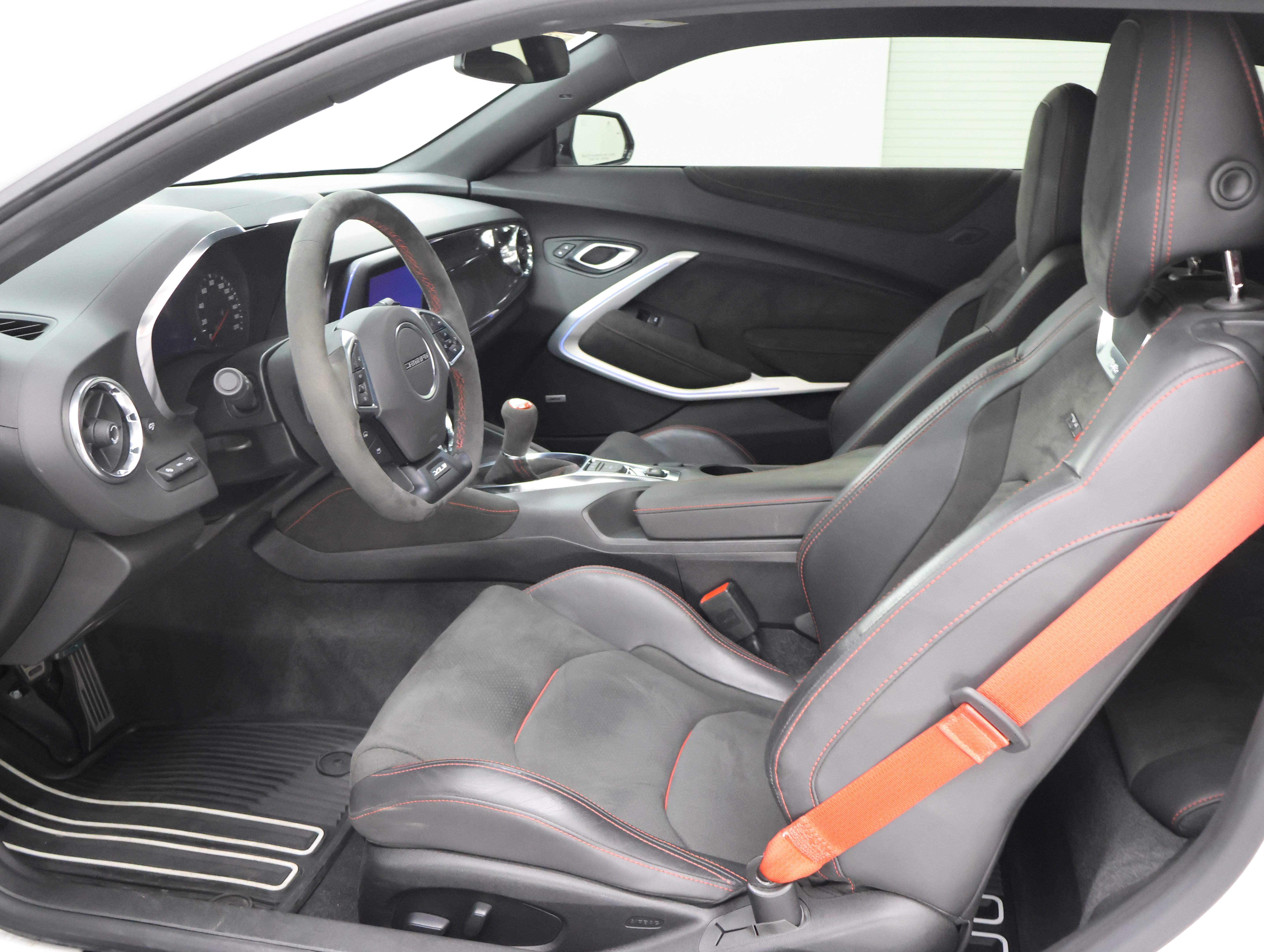 Used 2019 Chevrolet Camaro ZL1 RWD image 8