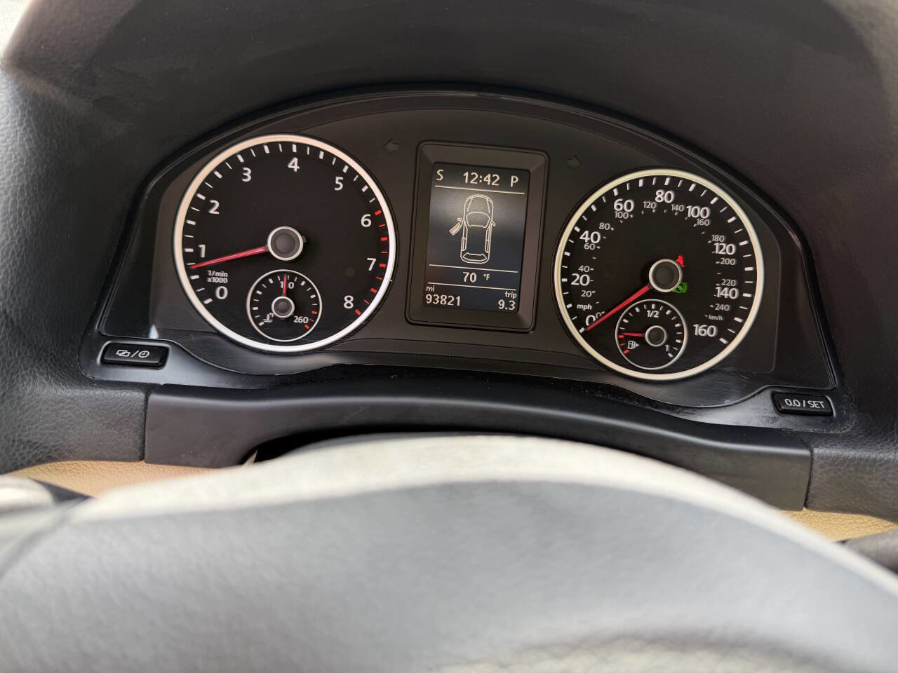 Used 2015 Volkswagen Tiguan SEL image 32