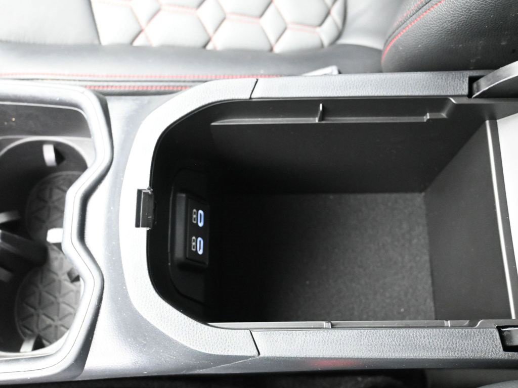 Used 2025 Toyota RAV4 XLE image 18