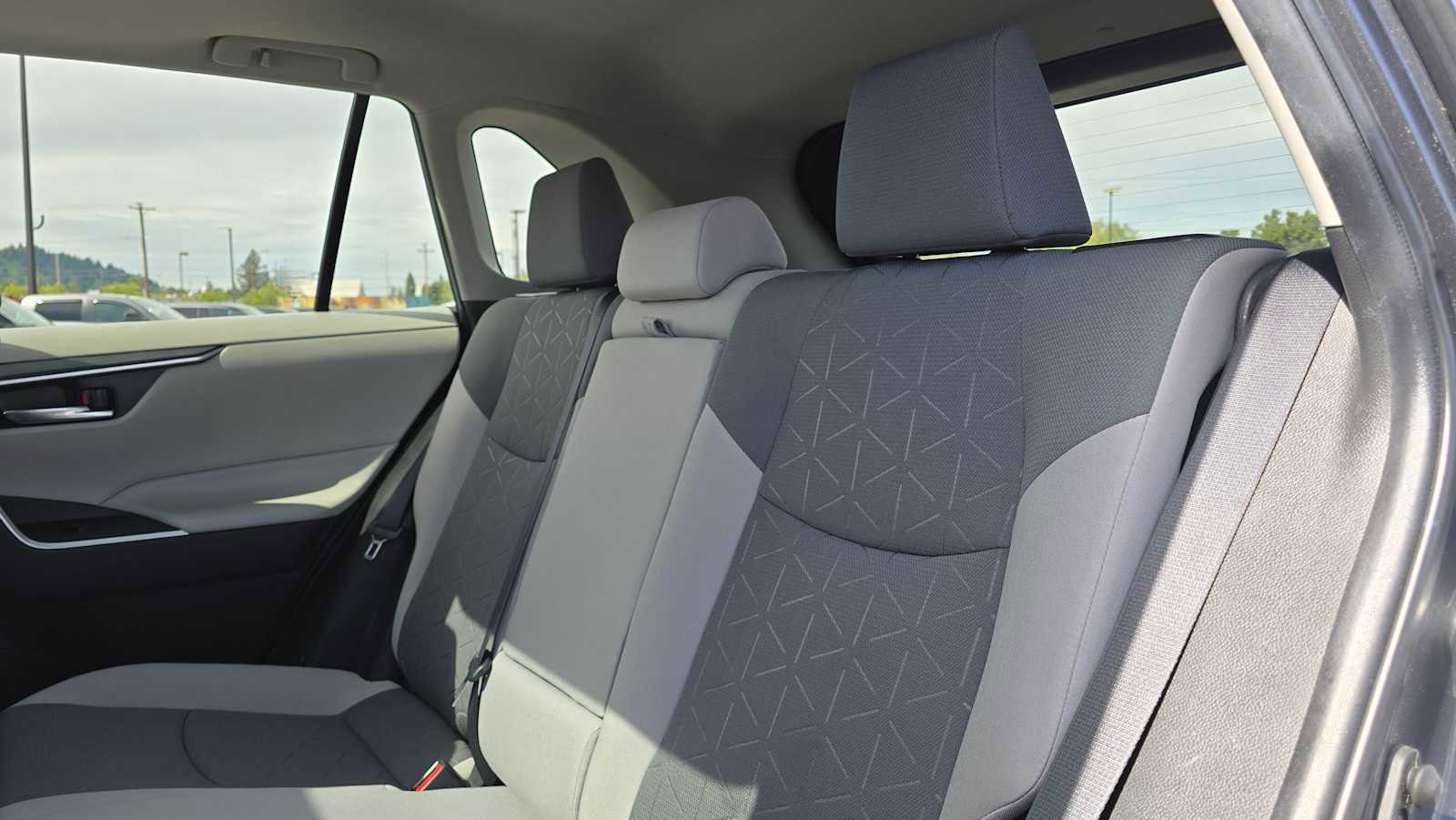 Used 2022 Toyota RAV4 XLE w/ Convenience Package AWD/4WD image 18