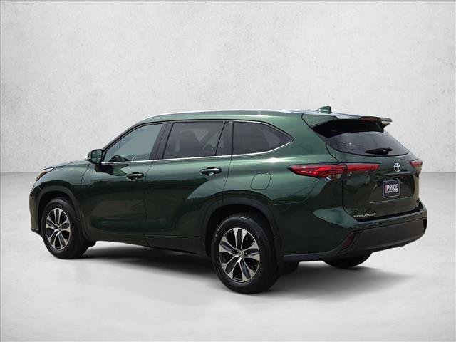 Used 2023 Toyota Highlander XLE FWD image 6
