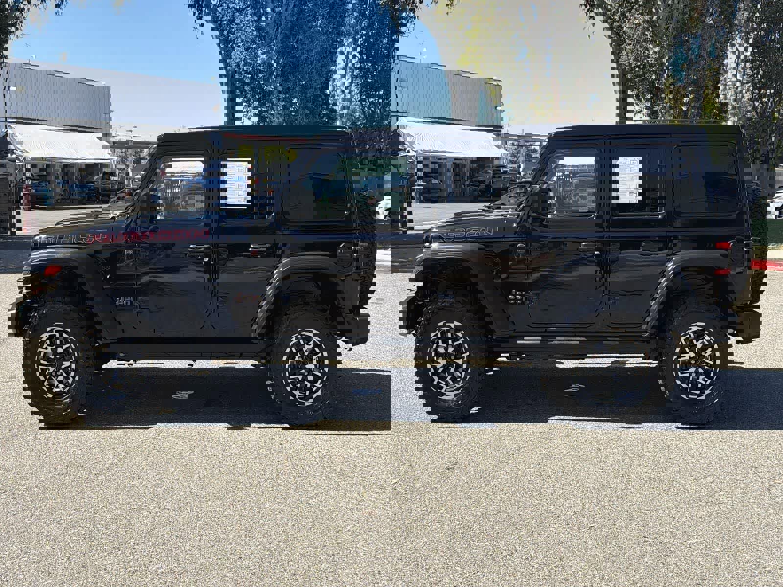 Used 2024 Jeep Wrangler Unlimited Rubicon w/ Technology Group image 3