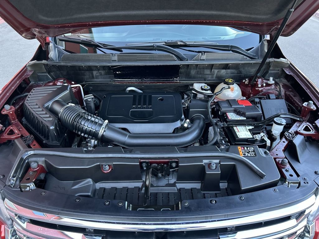 Used 2023 GMC Acadia SLE image 30