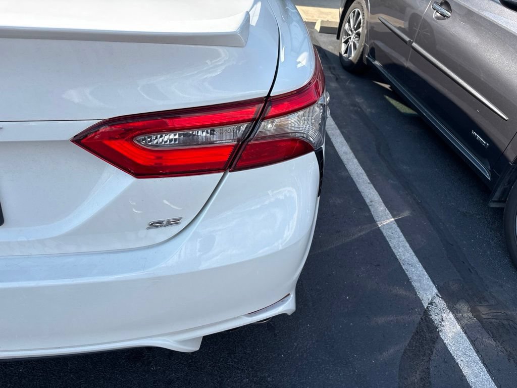 Used 2018 Toyota Camry SE FWD image 7
