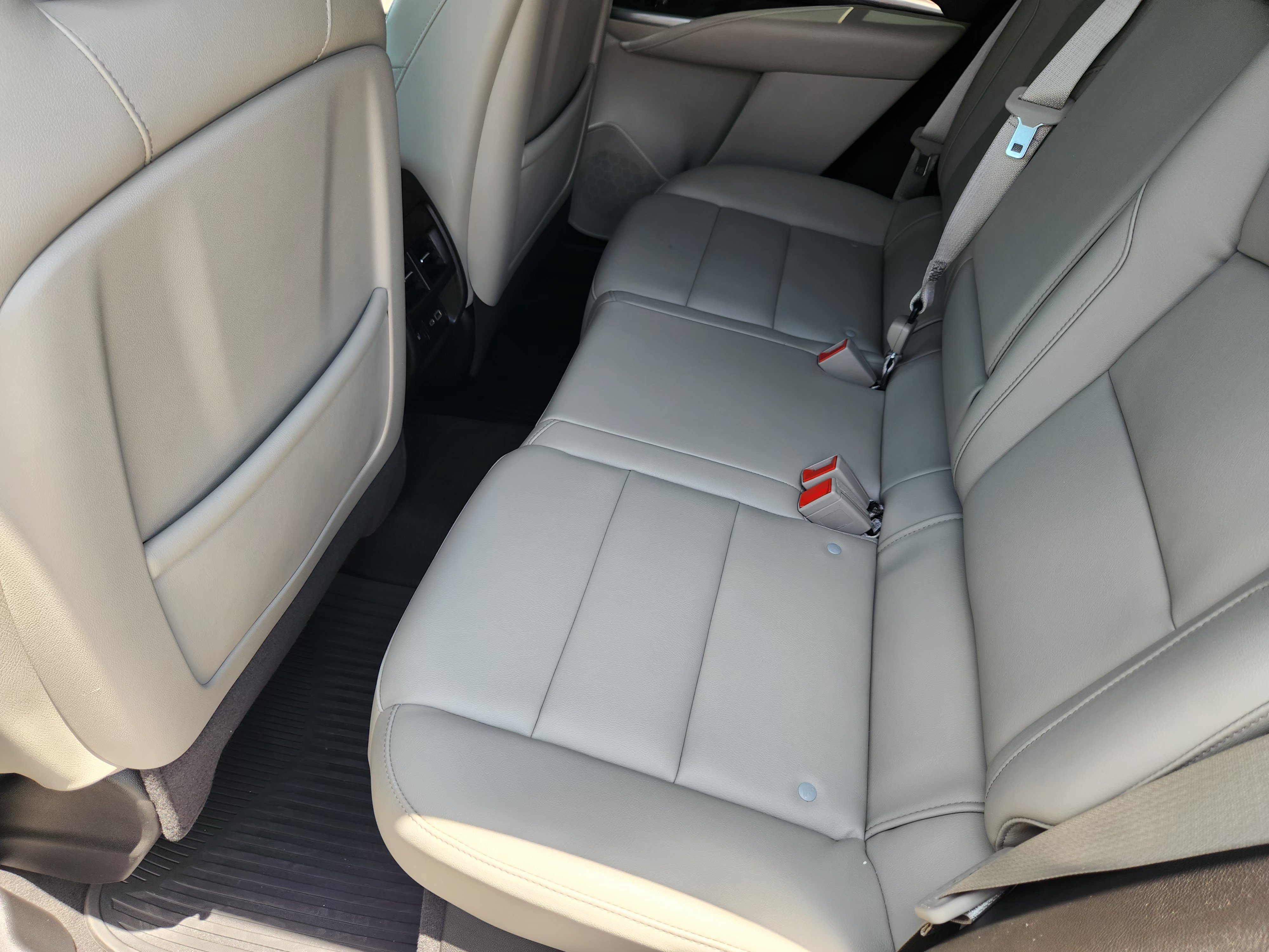 Used 2021 Cadillac XT4 Luxury w/ Cold Weather Package FWD image 30