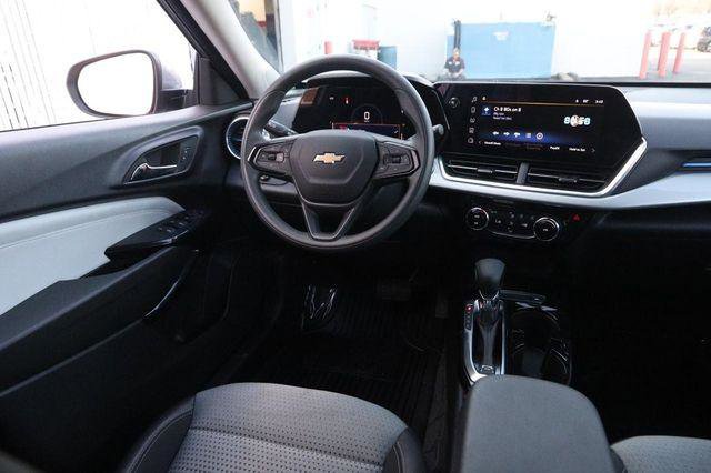 Used 2025 Chevrolet Trax LT image 25