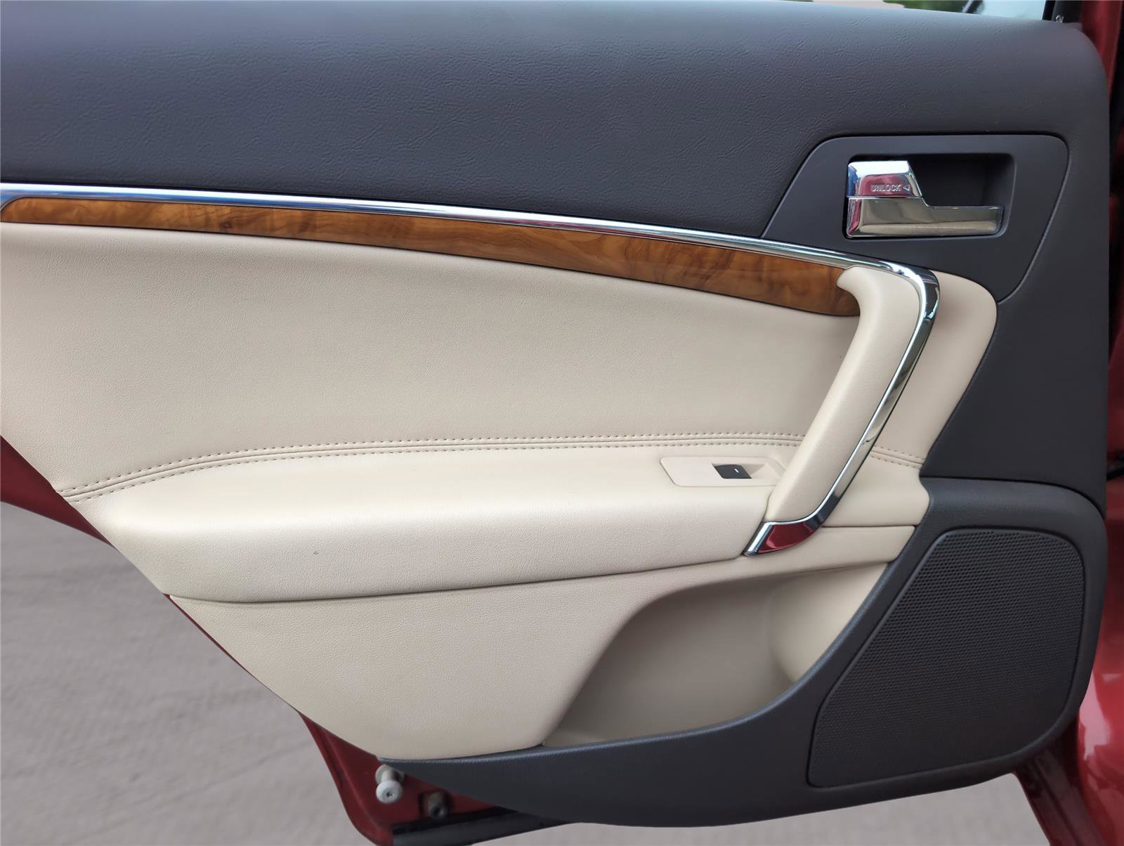 Used 2011 Lincoln MKZ w/ 101A Rapid Spec Order Code image 31