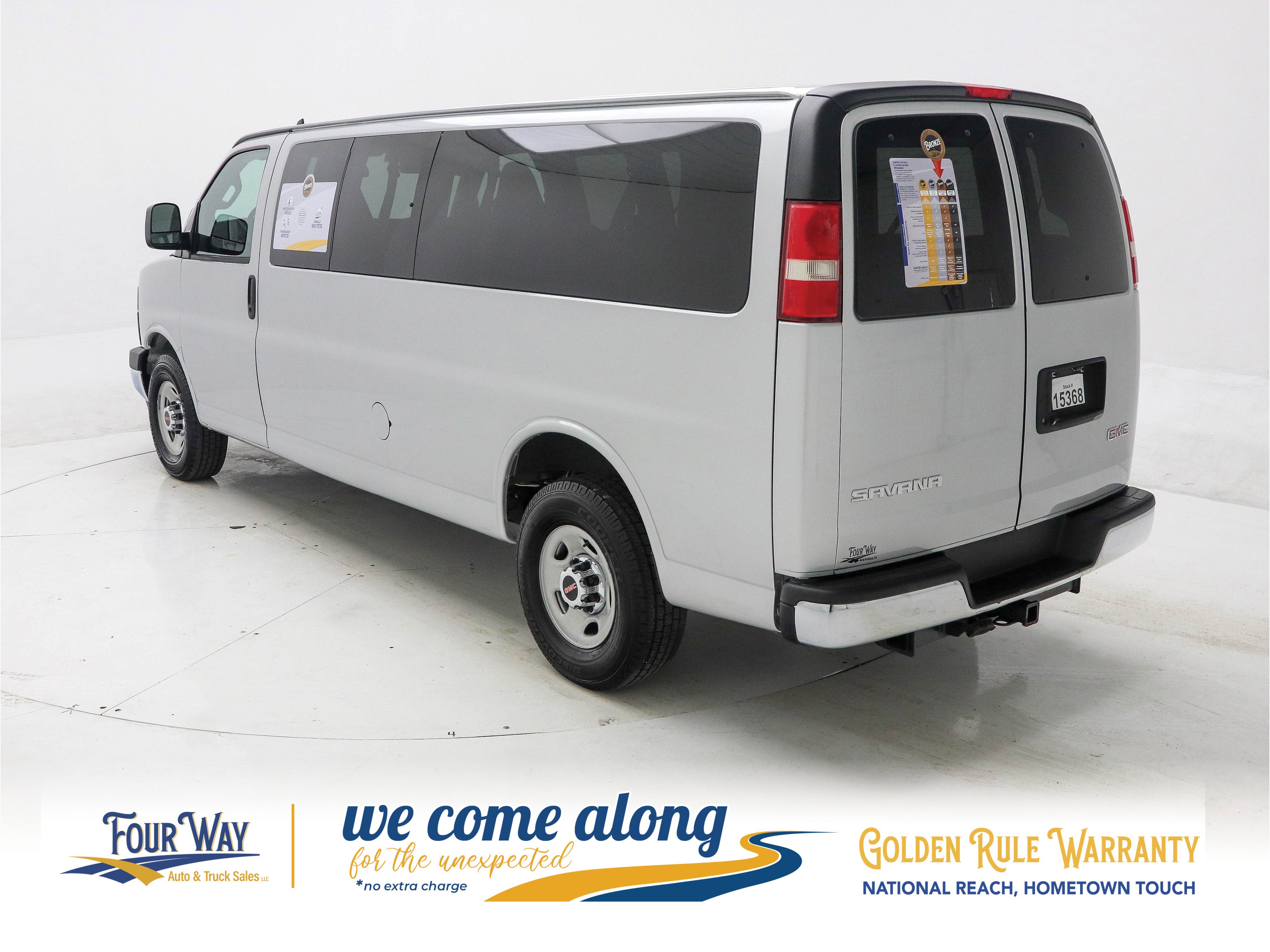 Used 2017 GMC Savana 3500 LT w/ LT Preferred Equipment Group image 6