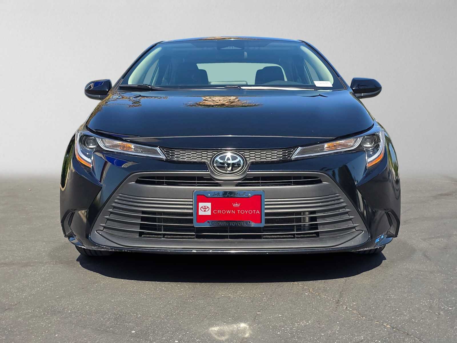 Used 2025 Toyota Corolla LE FWD image 8