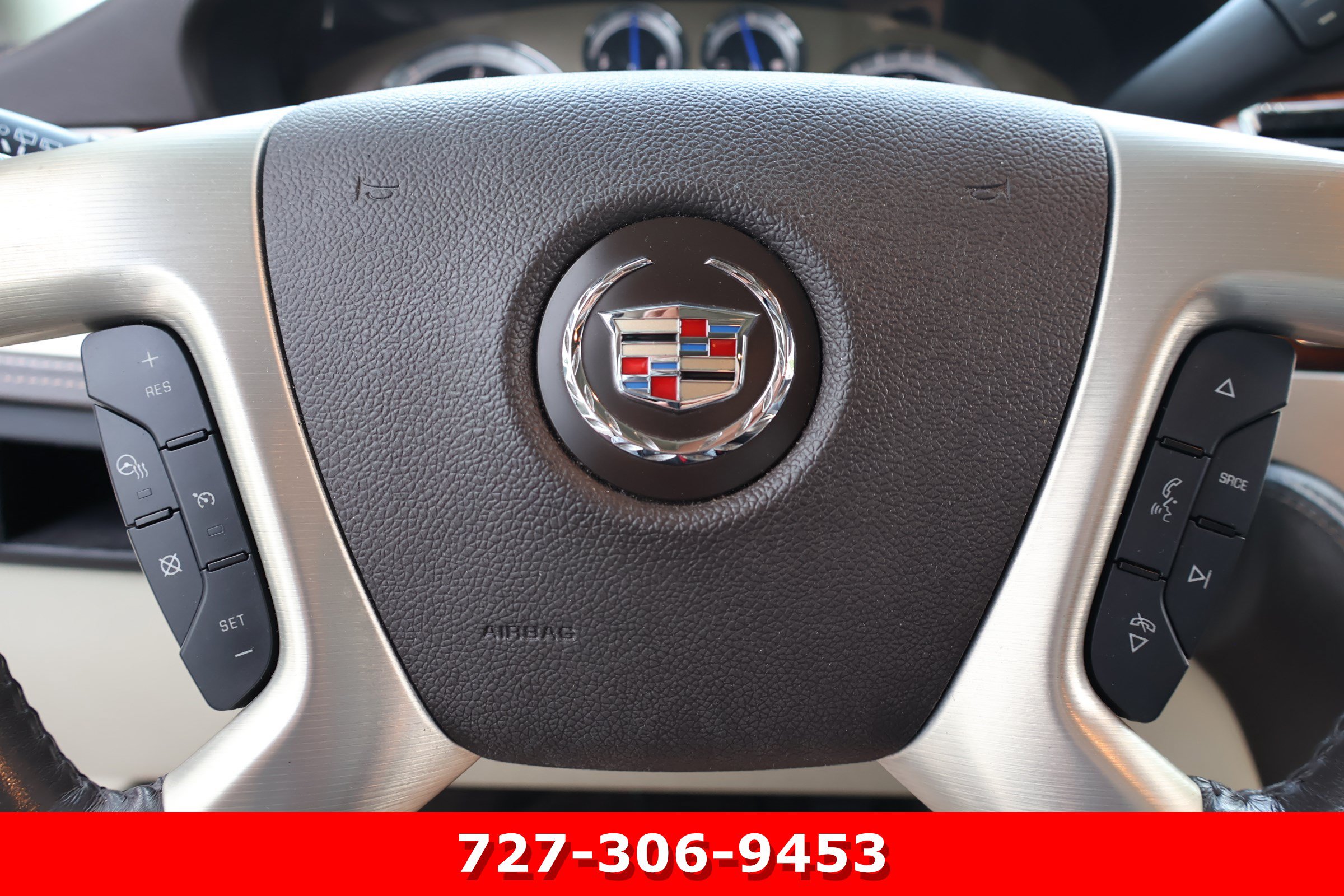 Used 2013 Cadillac Escalade ESV Platinum RWD image 26
