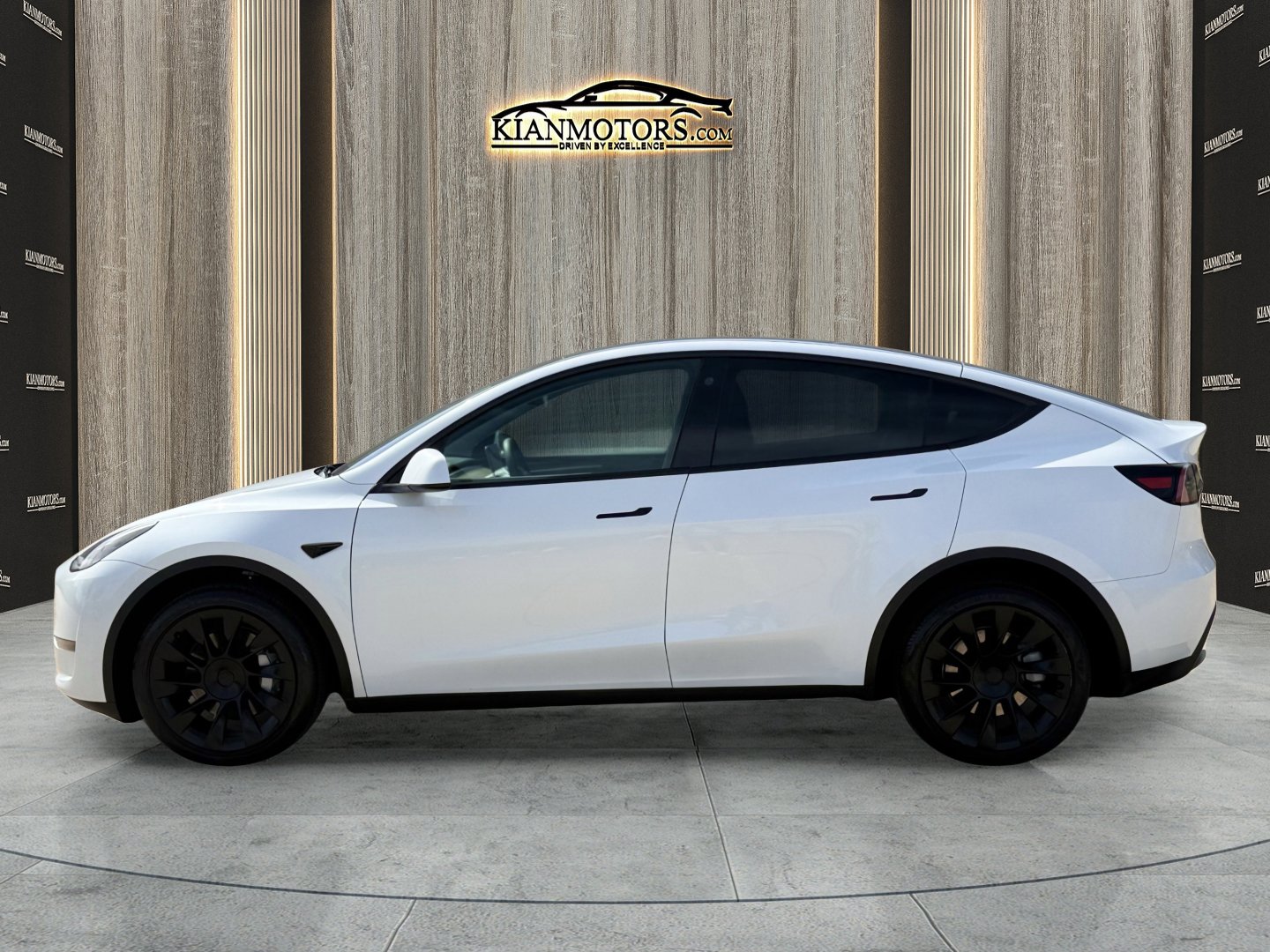 Used 2023 Tesla Model Y Long Range image 4