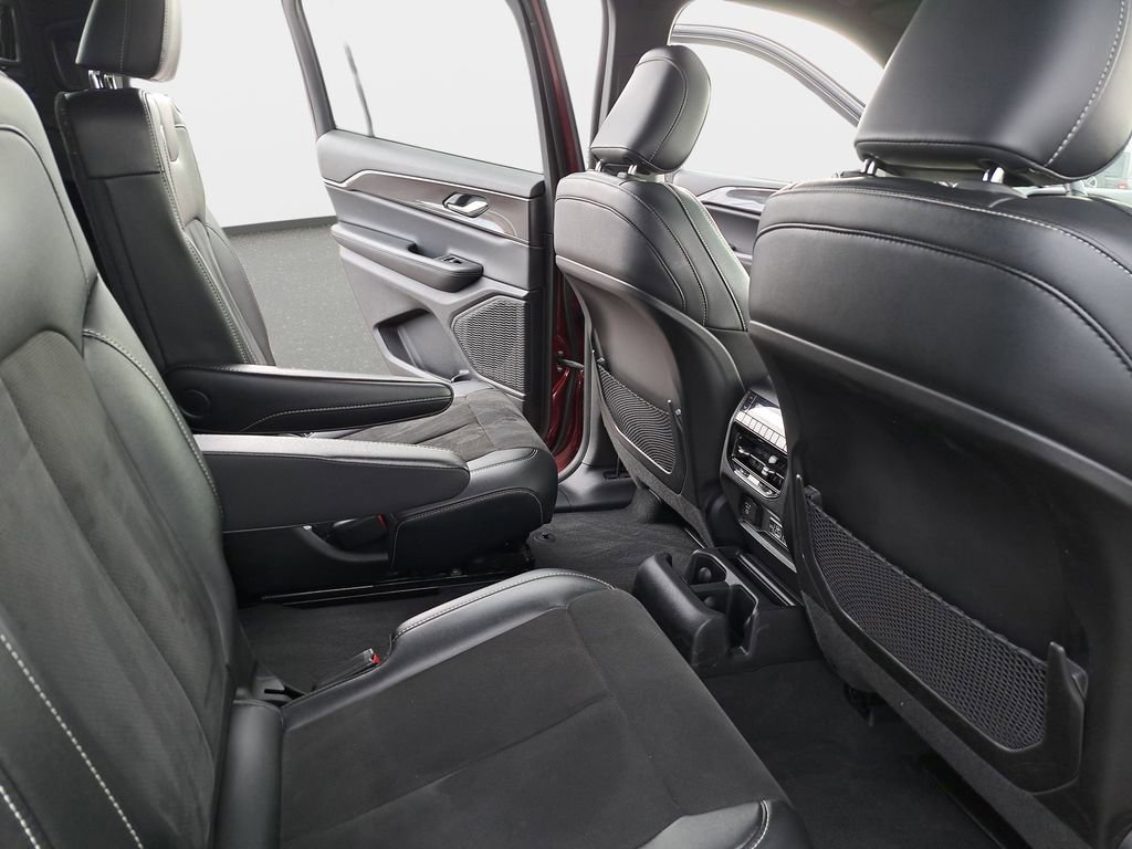 Certified 2023 Jeep Grand Cherokee L Laredo AWD/4WD image 12