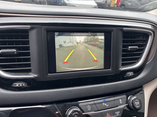 Used 2018 Chrysler Pacifica Touring Plus w/ Tire & Wheel Group image 15