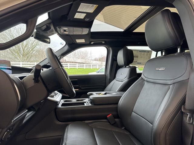 New 2026 Ford Expedition Platinum w/ Stealth Appearance Package image 4