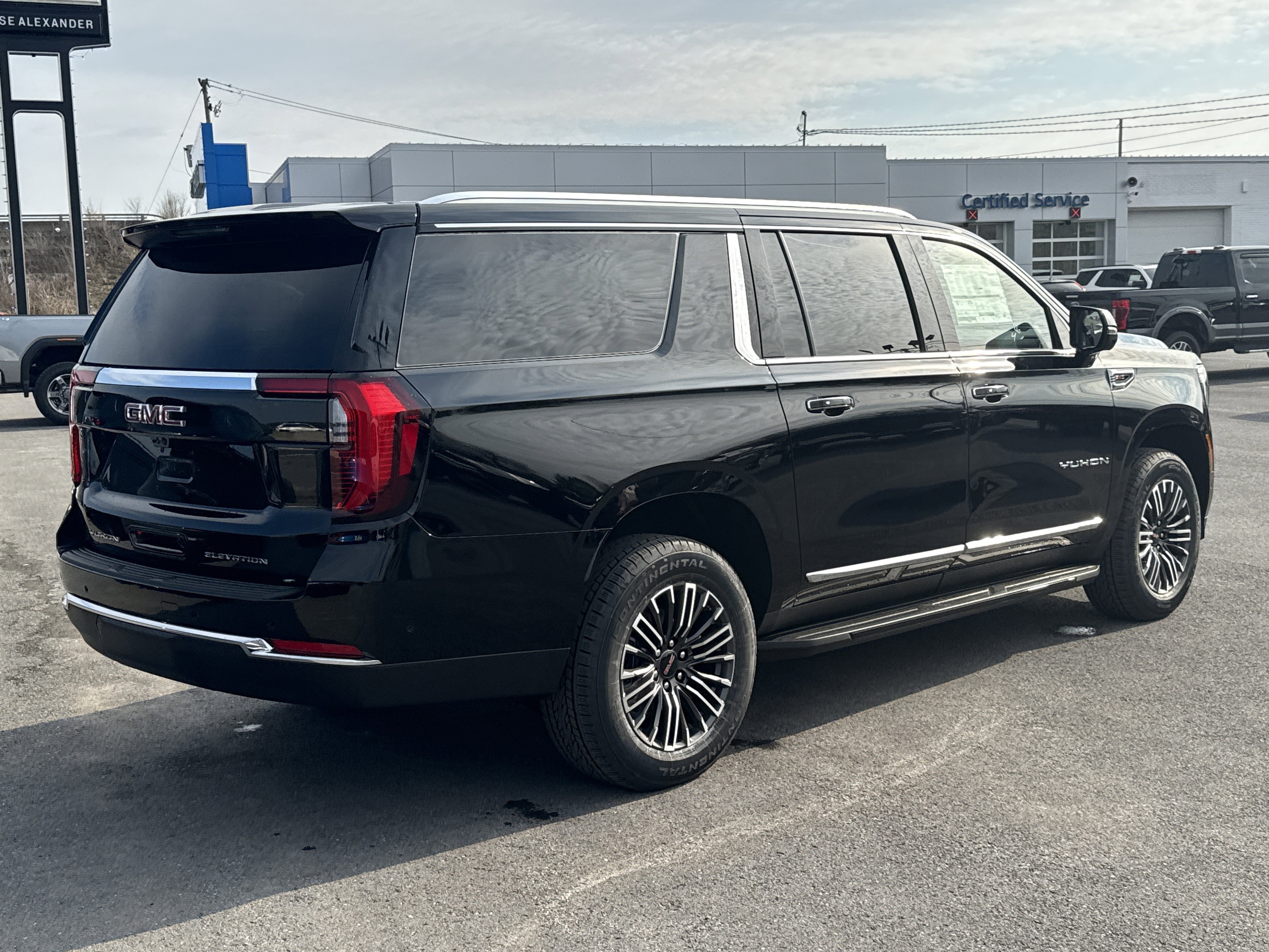 New 2026 GMC Yukon XL Elevation image 3