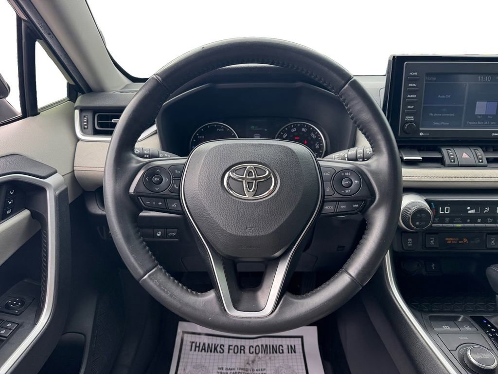 Used 2022 Toyota RAV4 XLE Premium image 14