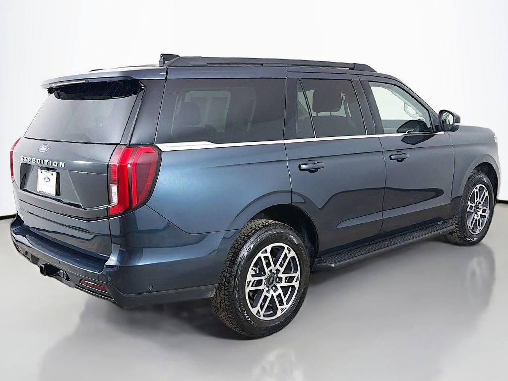 Used 2025 Ford Expedition Active image 11