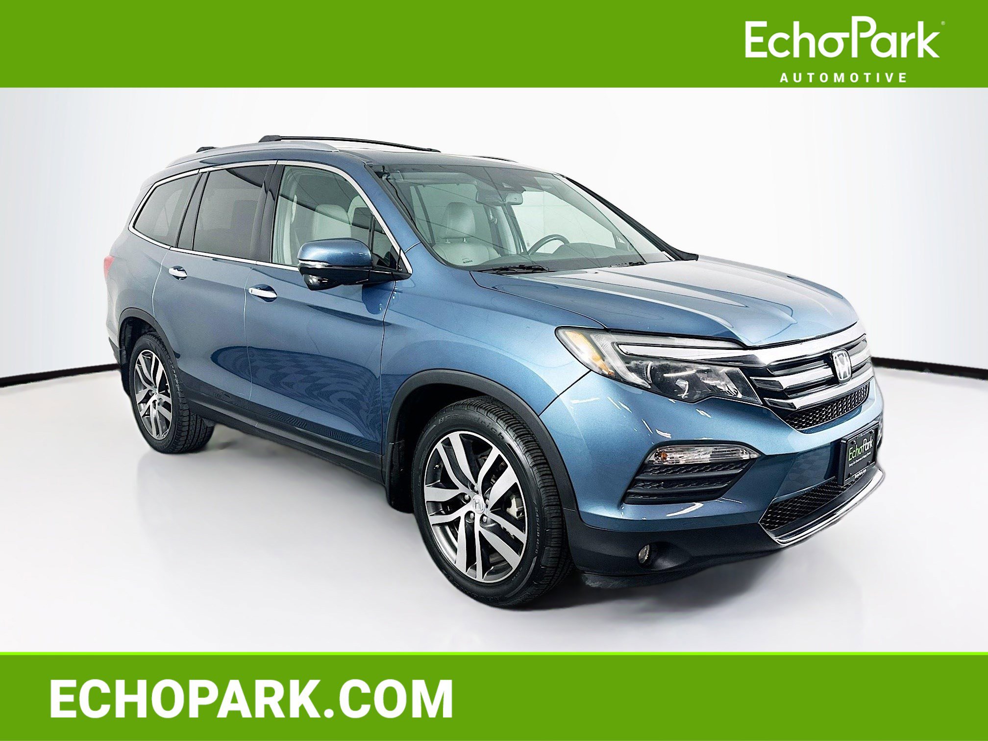 Used 2016 Honda Pilot Touring image 1