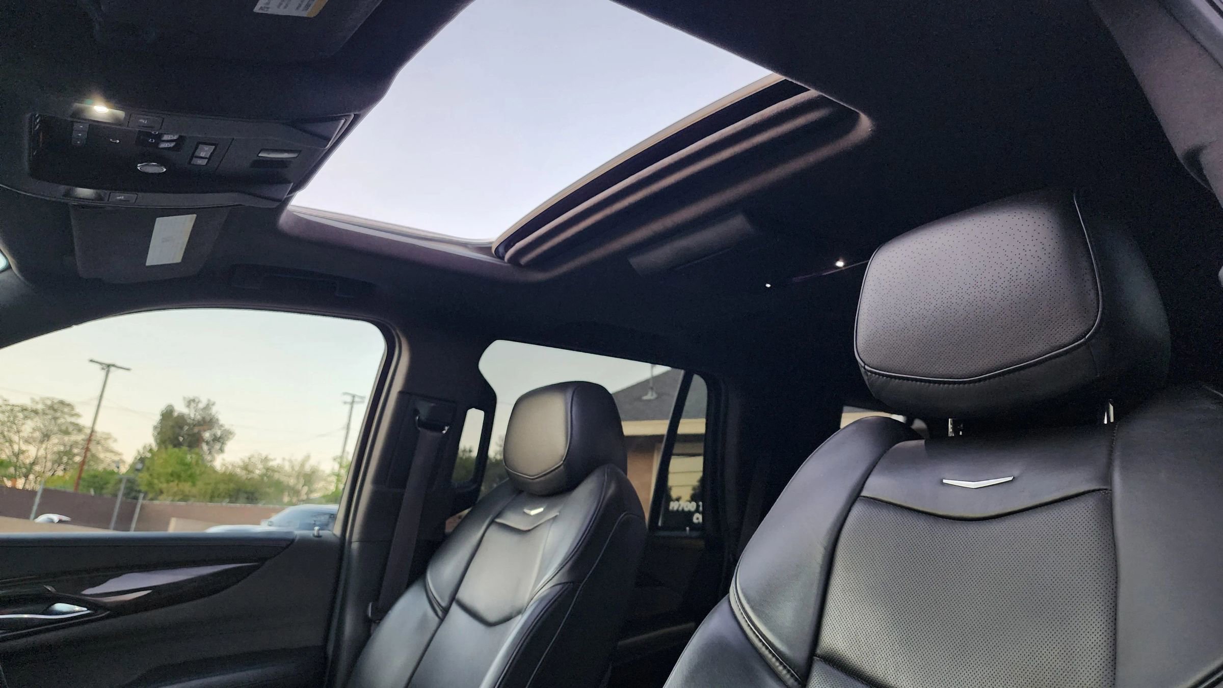 Used 2020 Cadillac Escalade Platinum image 10