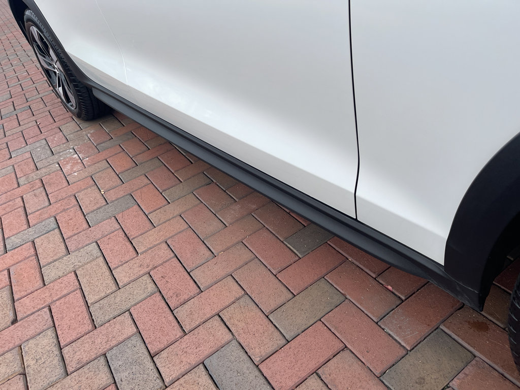 Used 2025 Volvo V60 B5 Cross Country Plus image 7