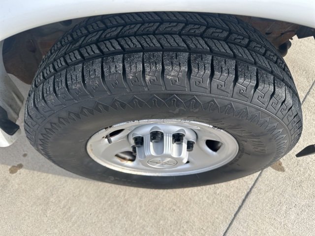 Used 2018 Chevrolet Express 2500 w/ Driver Convenience Package image 10