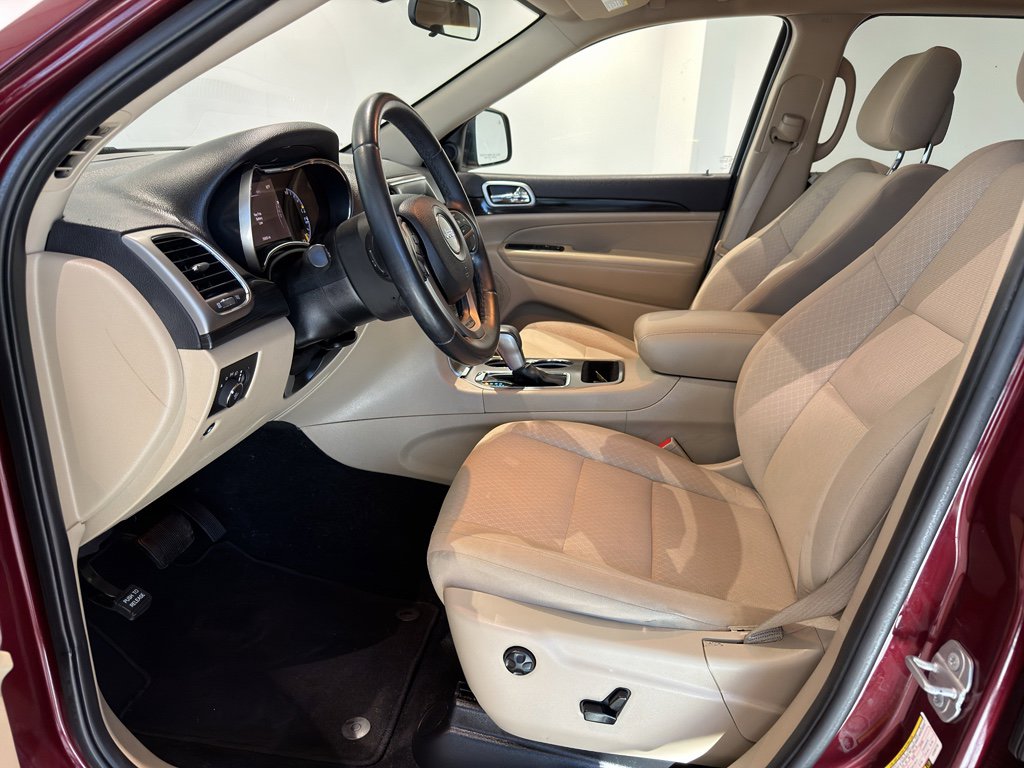 Used 2020 Jeep Grand Cherokee Laredo image 14