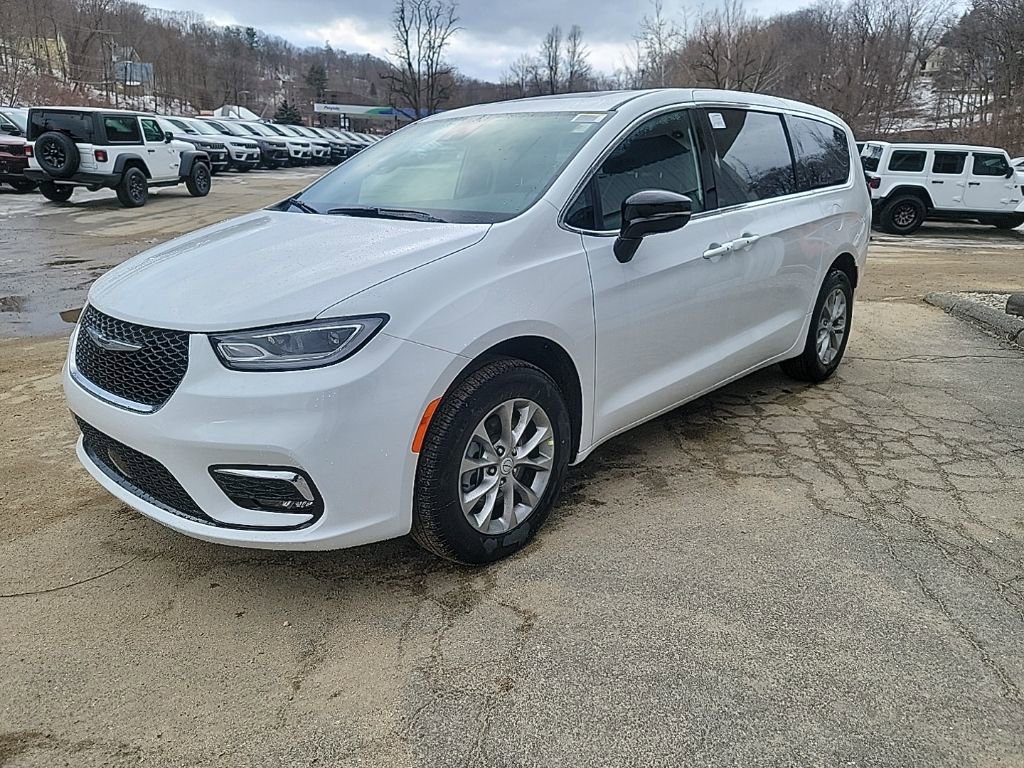 New 2026 Chrysler Pacifica Limited w/ Uconnect Theater Family Group image 3