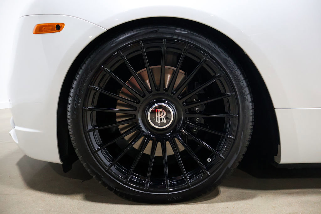 Used 2019 Rolls-Royce Dawn RWD image 29