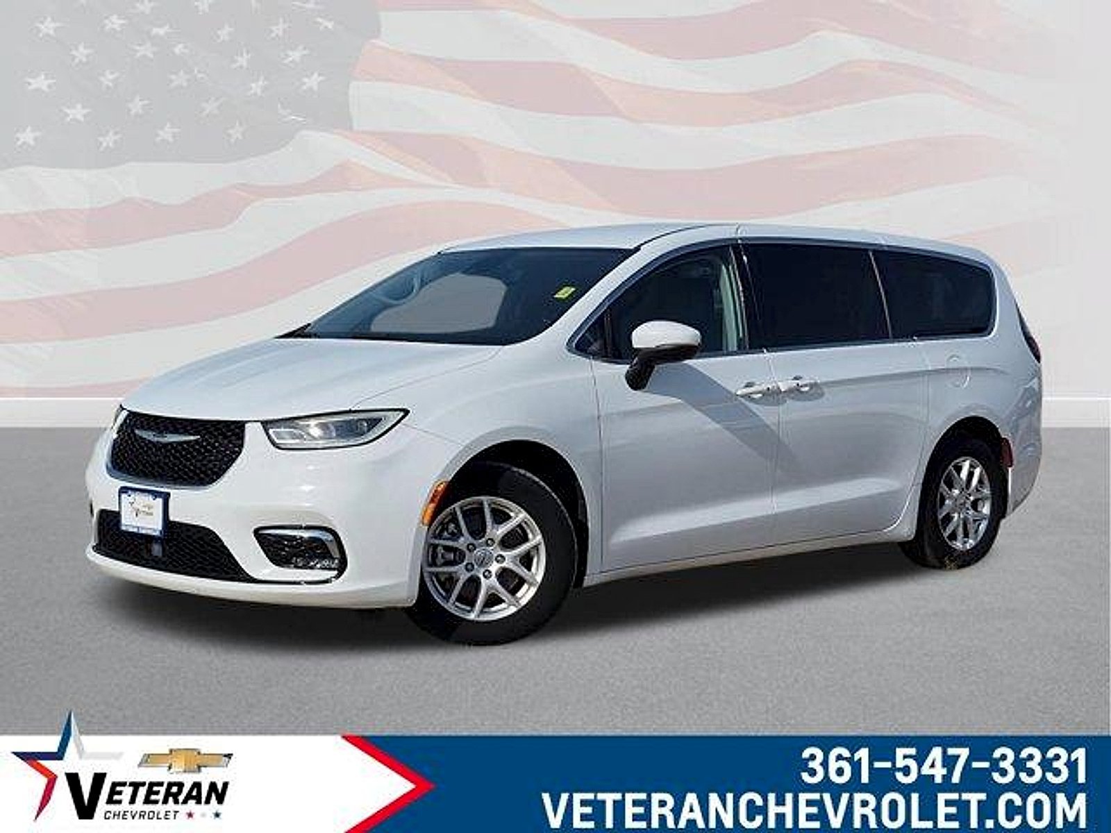 Used 2023 Chrysler Pacifica Touring-L FWD image 1