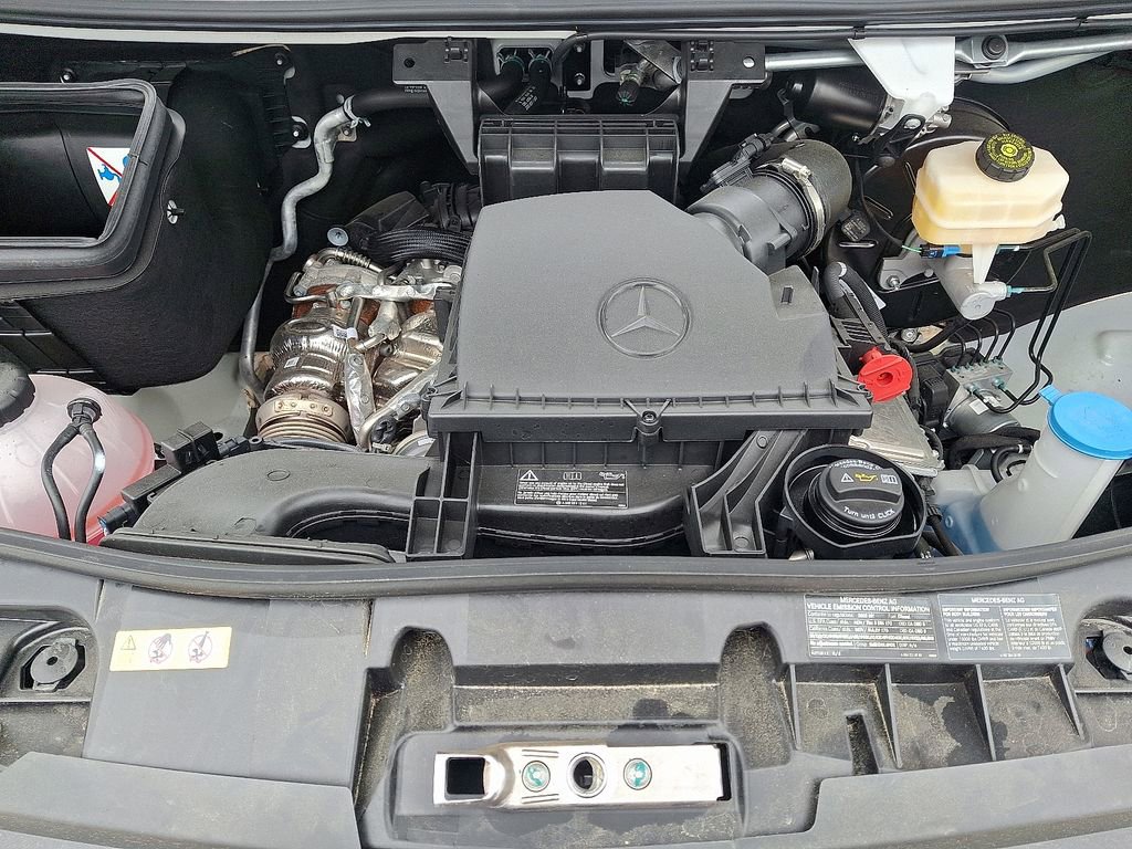 Used 2025 Mercedes-Benz Sprinter 2500 image 27