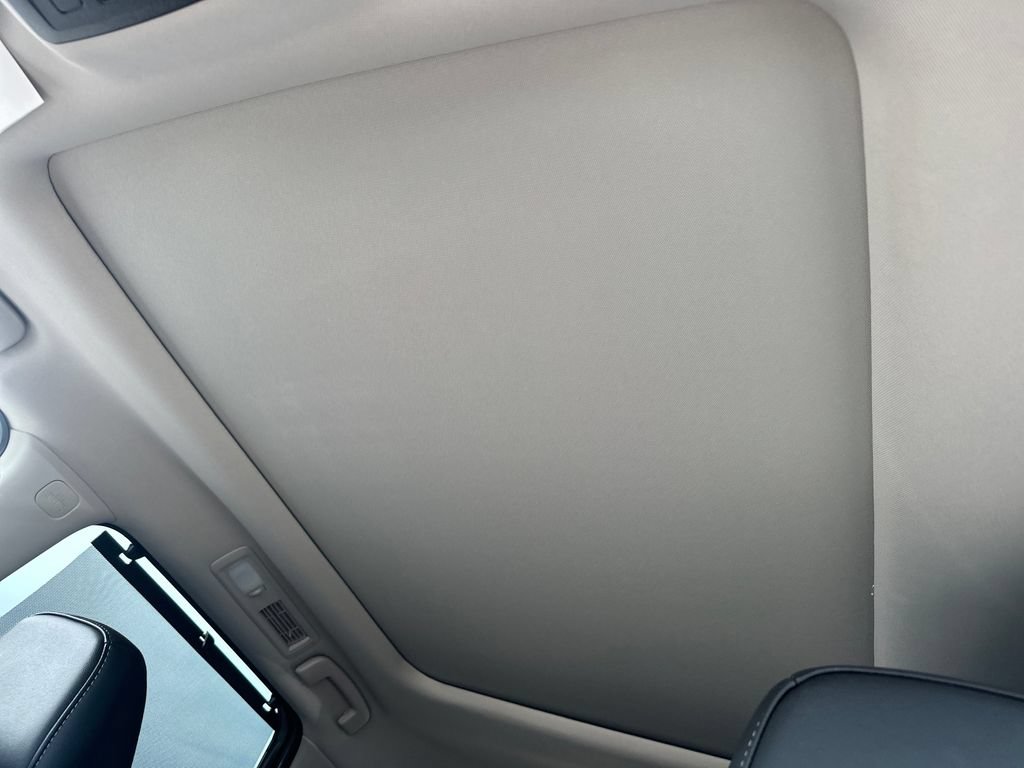 Used 2025 Nissan Pathfinder SL w/ SL Premium Package FWD image 27