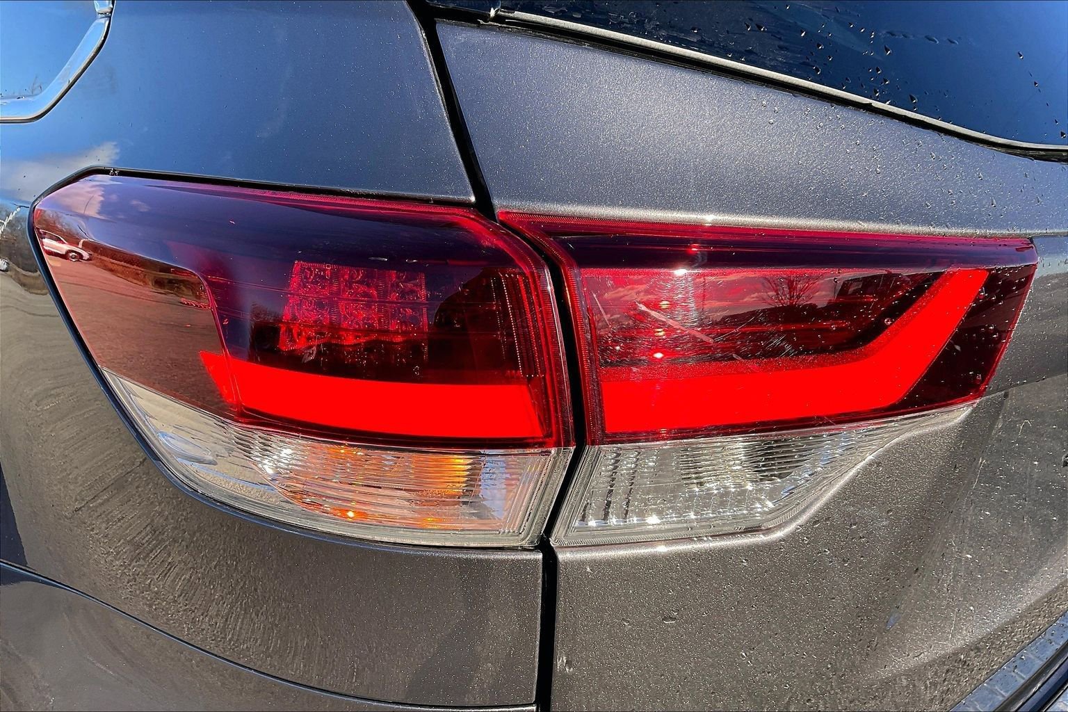 Used 2019 Toyota Highlander AWD V6 image 27