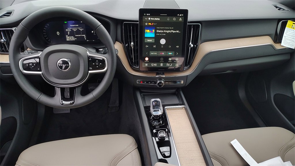 New 2026 Volvo XC60 B5 Plus w/ Climate Package image 11