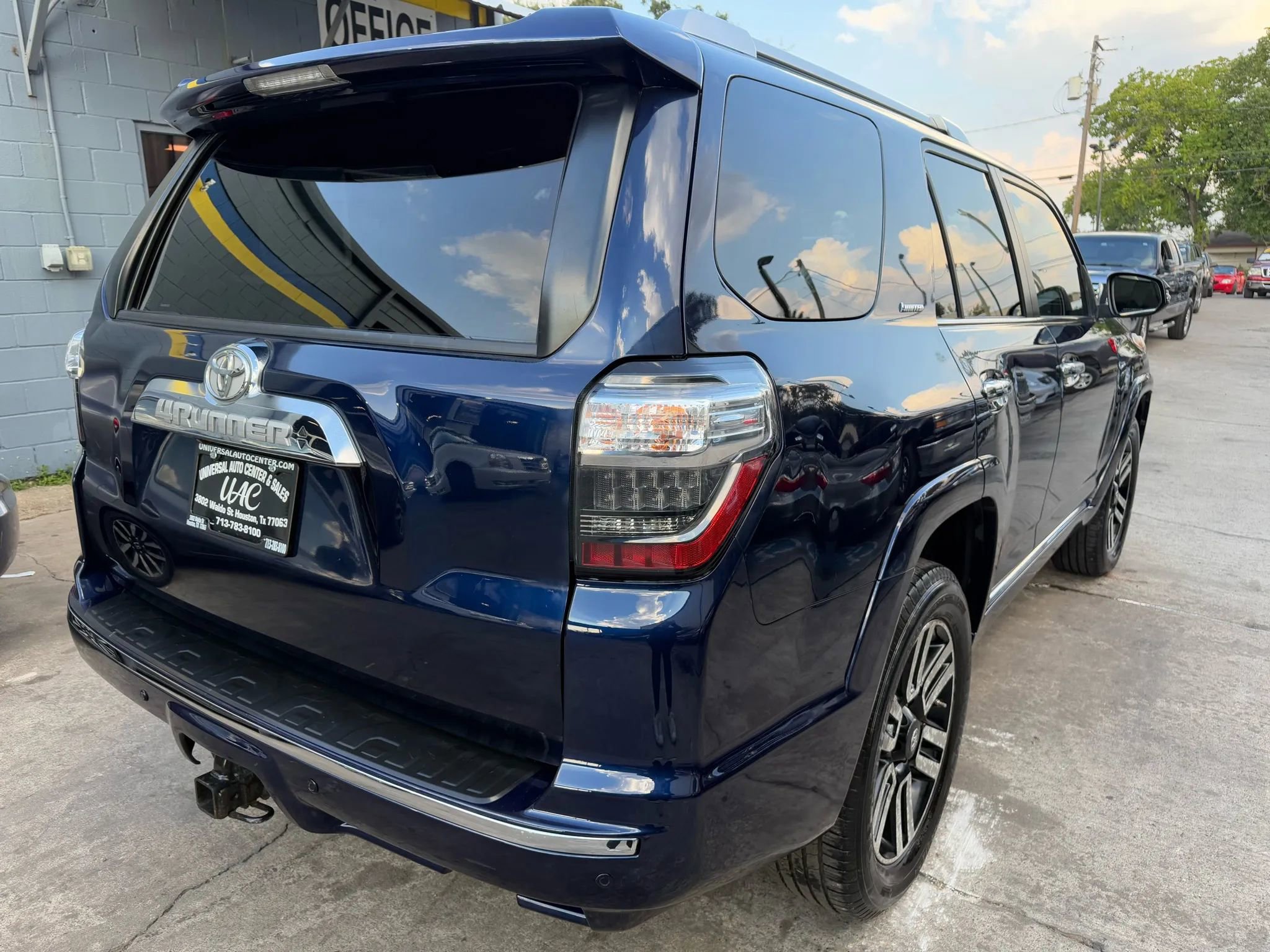 Used 2014 Toyota 4Runner Limited image 7