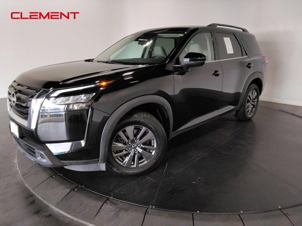 Used 2023 Nissan Pathfinder SV