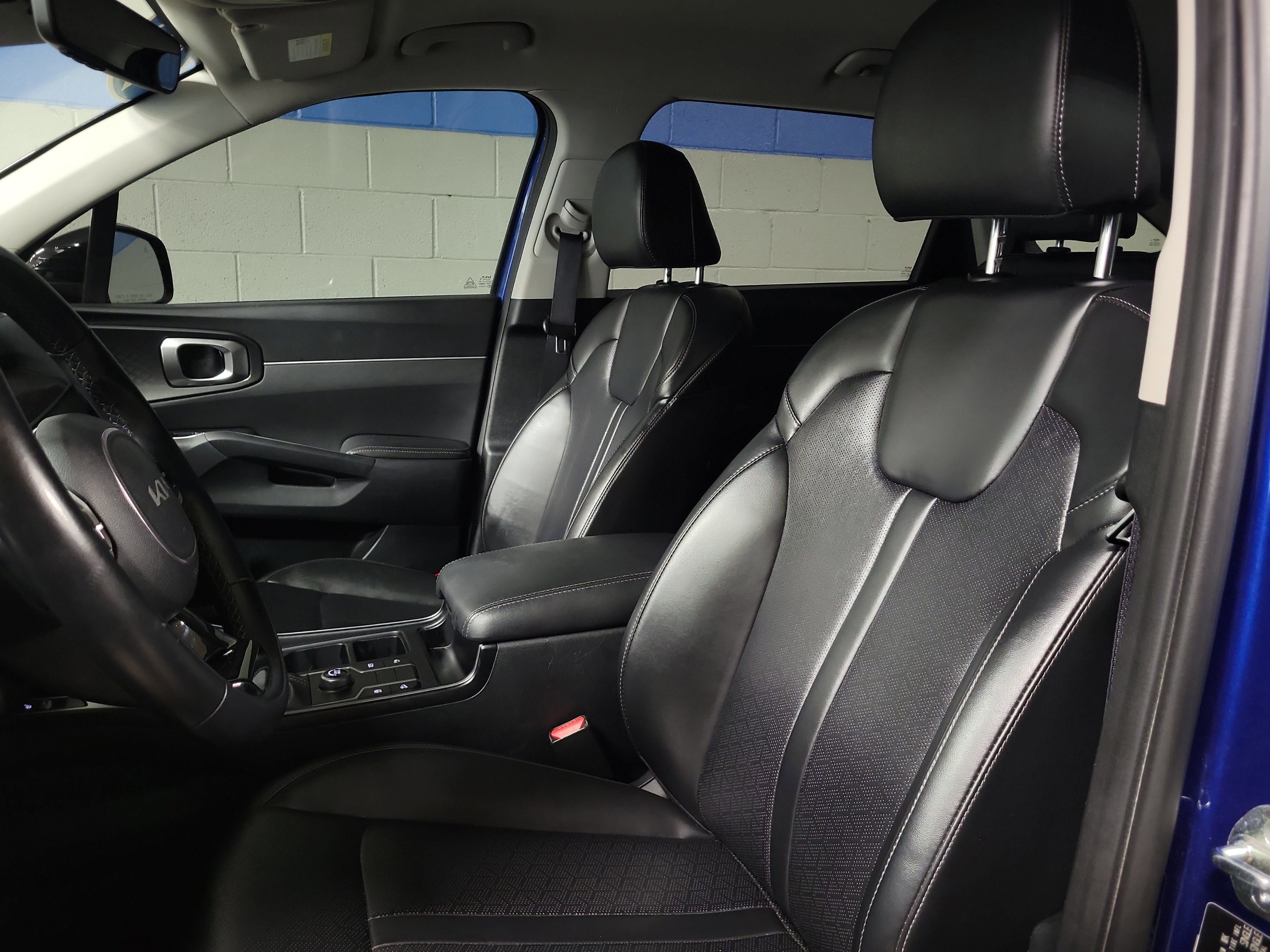 Used 2023 Kia Sorento S image 17