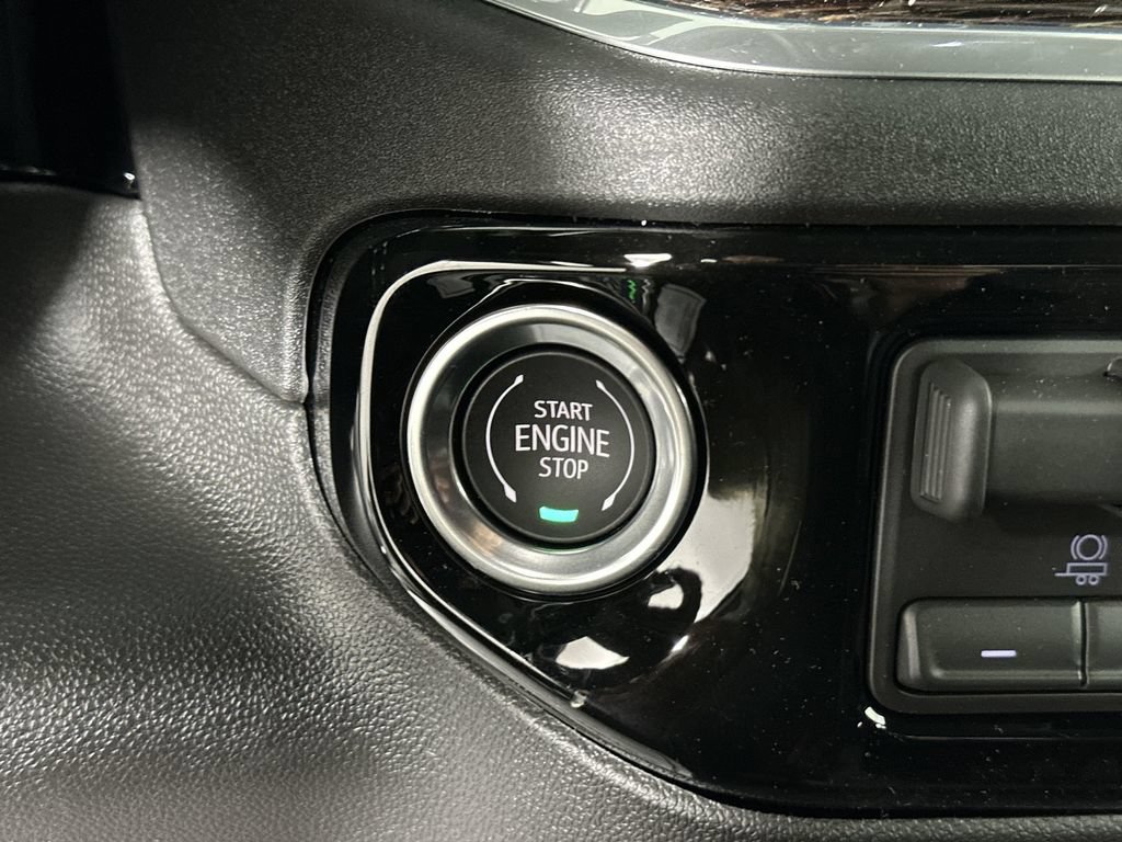 New 2026 GMC Sierra 1500 Elevation w/ LPO, Elevation Black Package AWD/4WD image 19