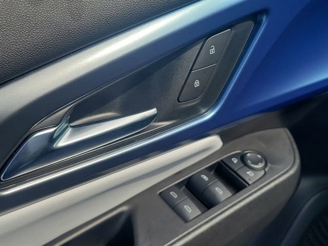 Used 2025 Chevrolet Equinox EV LT FWD image 23