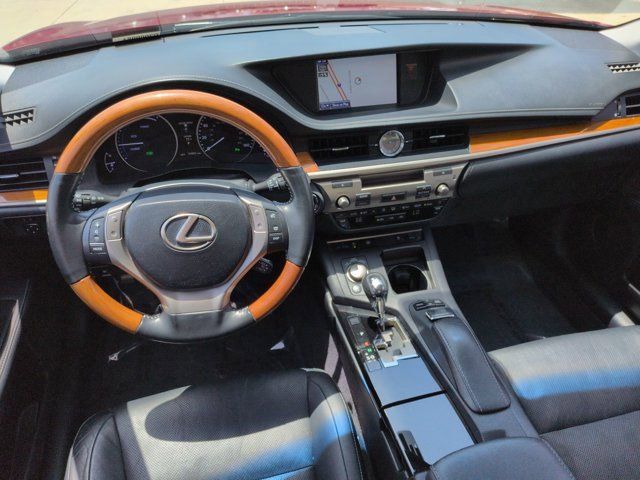 Used 2013 Lexus ES 300h w/ Luxury Pkg FWD image 29