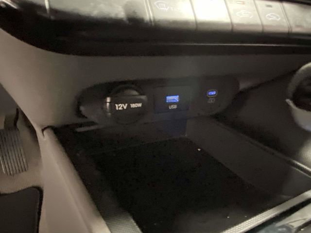 Used 2024 Hyundai Elantra SEL image 18