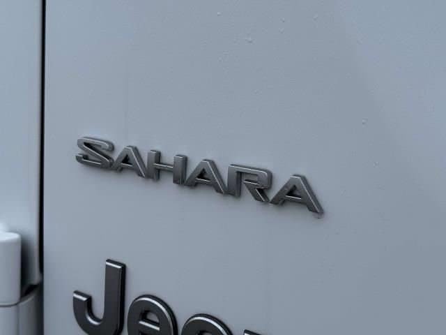 Used 2021 Jeep Wrangler Unlimited Sahara AWD/4WD image 8