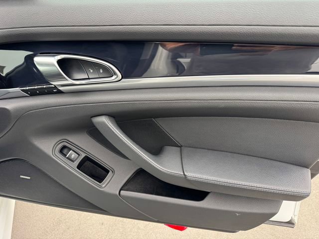 Used 2016 Porsche Panamera Edition image 8