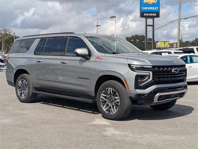 Certified 2025 Chevrolet Suburban Z71 image 2