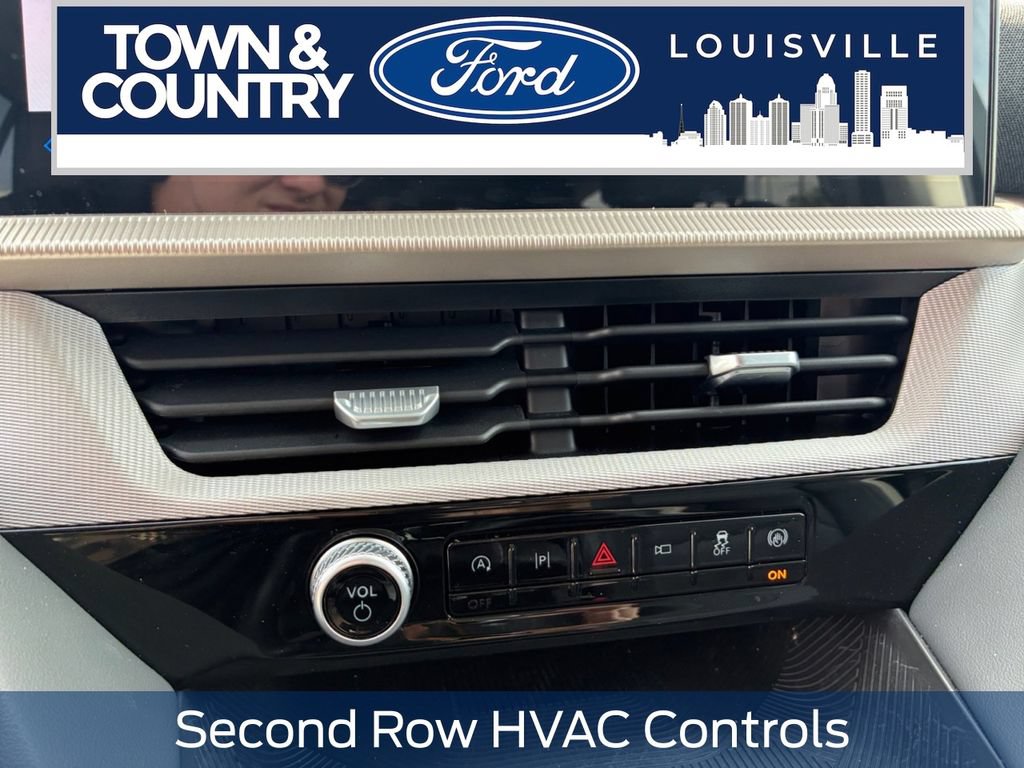 Used 2025 Ford Explorer Active w/ Active Comfort Package AWD/4WD image 11