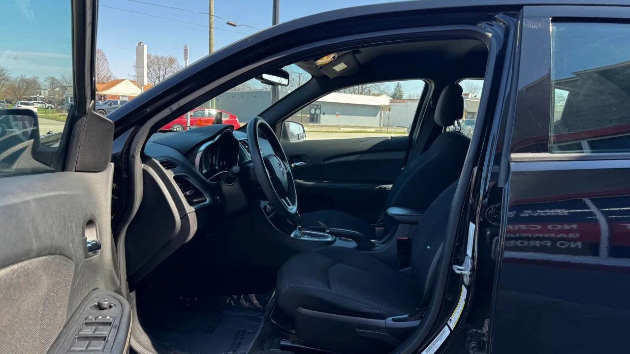 Used 2014 Dodge Avenger SE FWD image 11