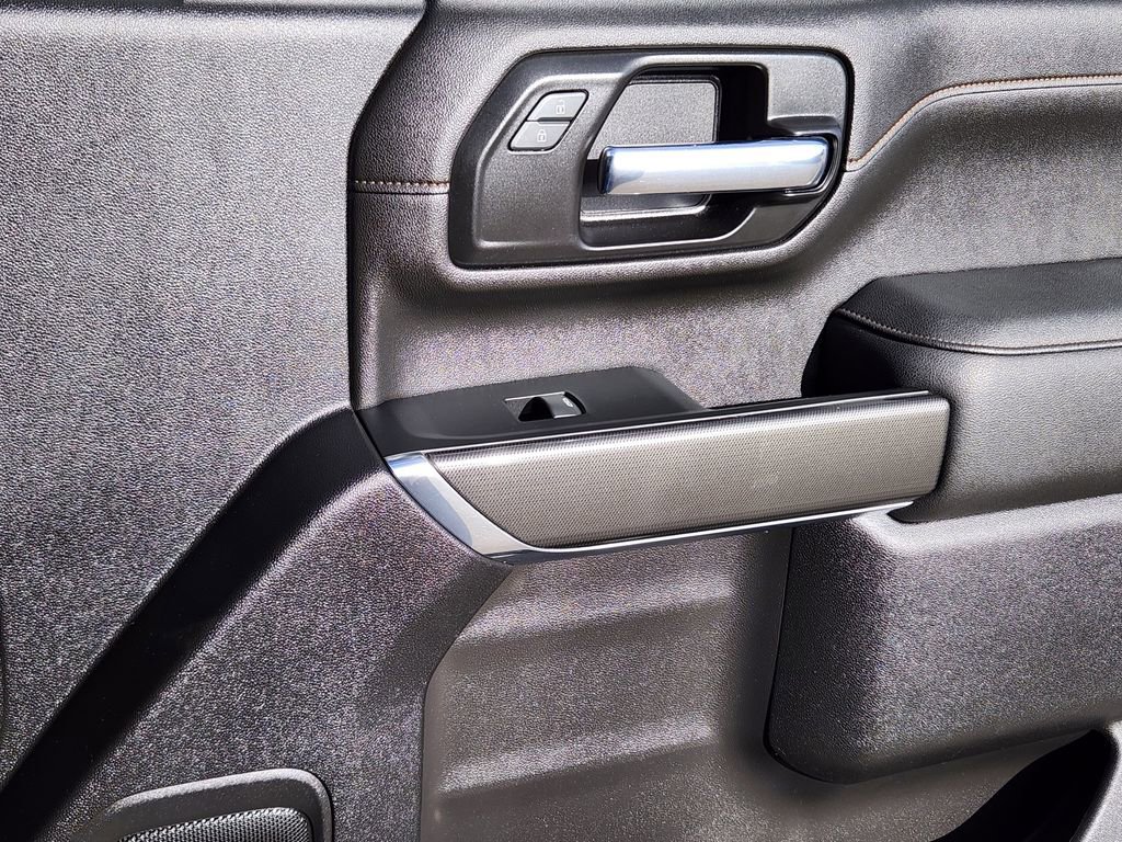 Used 2022 GMC Sierra 2500 AT4 w/ AT4 Preferred Package image 13